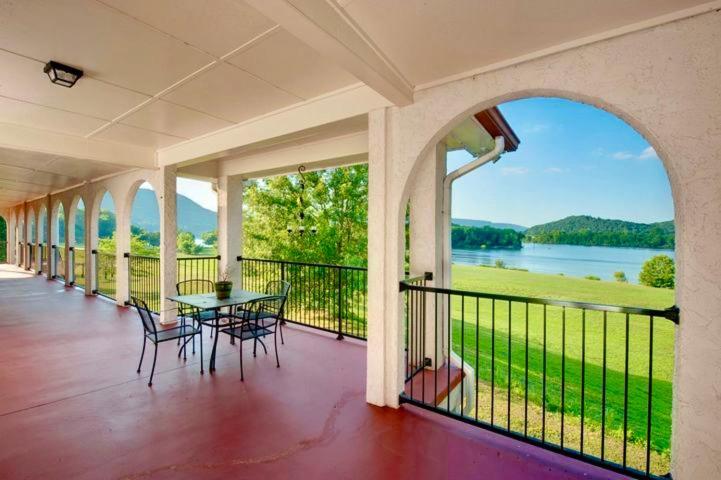Williams Island Room At Tennessee Riverplace Chattanooga Buitenkant foto